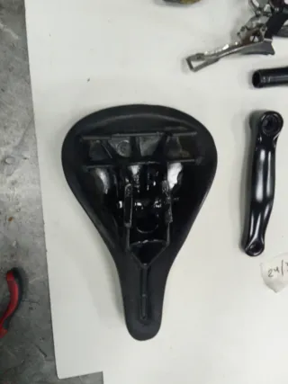 Lote componentes bicicleta: sillín, cambios
