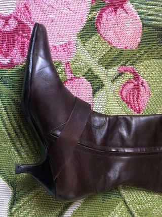 Stivali Salvatore Ferragamo tacco marrone