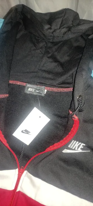 Chándal Nike Negro y Rojo