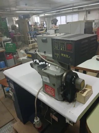 Máquina forrar/doblar punteras y plantas Sagitta