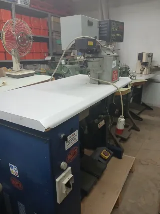 Máquina forrar/doblar punteras y plantas Sagitta