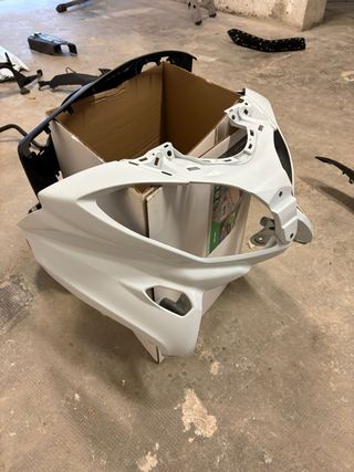 Suzuki Burgman 650    carenado delantero  lateral