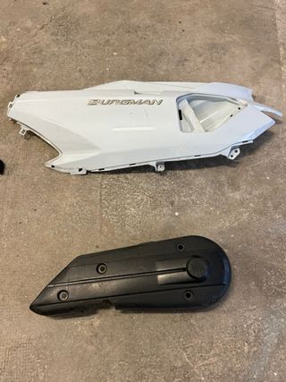 Suzuki Burgman 650    carenado delantero  lateral