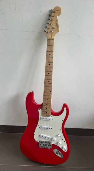 Guitarra Stratocaster. NO ES FENDER.