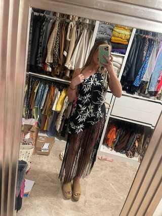 Top vestido asimétrico Zara flores bordadas flecos