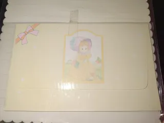 Carta Perfumada Yung Hsin chica de amarillo