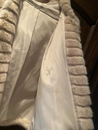 Ecopelliccia corta effetto visone con cappuccio