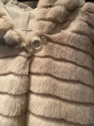 Ecopelliccia corta effetto visone con cappuccio