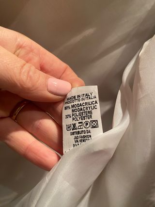 Ecopelliccia corta effetto visone con cappuccio