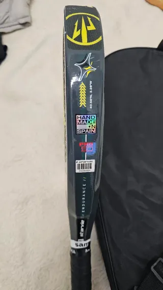 Pala de pádel StarVie Tritón 2.0