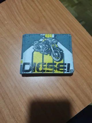 Cartera juvenil Diesel con moto