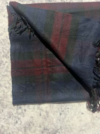 Bufanda Burberry Azul Marino y Rojo