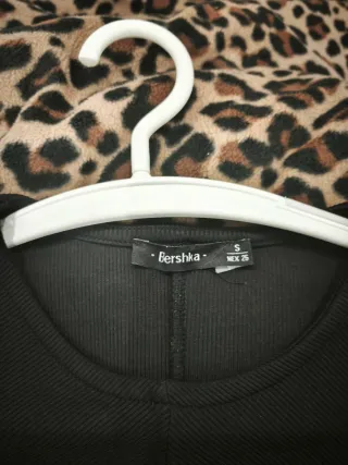 Vestido Bershka negro manga larga