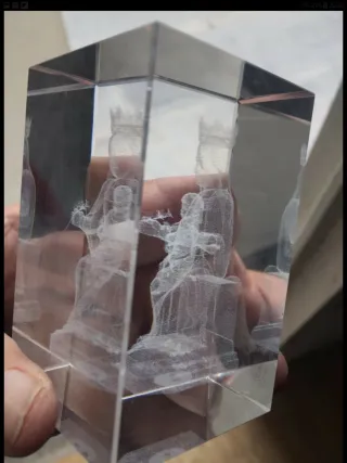 Pisapapeles Cristal Virgencita Grabado