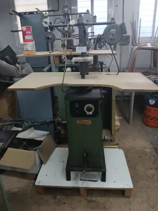 Máquina de timbrar plantas