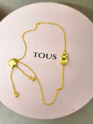 Pulsera Tous Oso con espinela verde.