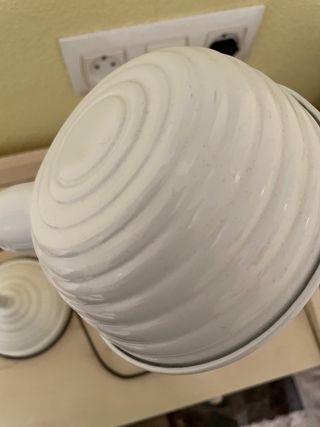 Lámpara de mesa vintage blanca