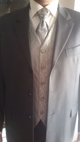 Traje de Novio Gris 3 Piezas Talla XXL