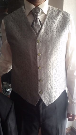 Traje de Novio Gris 3 Piezas Talla XXL