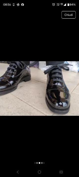 Scarpe nere lucide eleganti