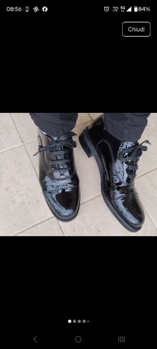 Scarpe nere lucide eleganti