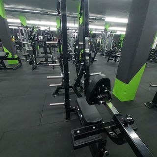Máquina de gimnasio multifunción