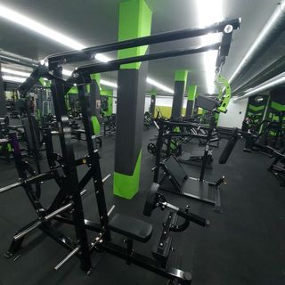 Máquina de gimnasio multifunción