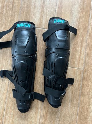 Rodilleras Raven Pileup