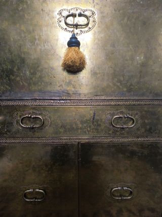 Mueble Bar Metálico Dorado. Vintage