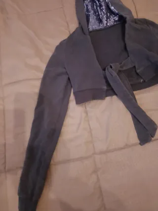 Cardigan donna con cappuccio e strass