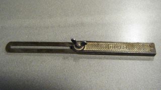 Antiguo angulómetro MB-25