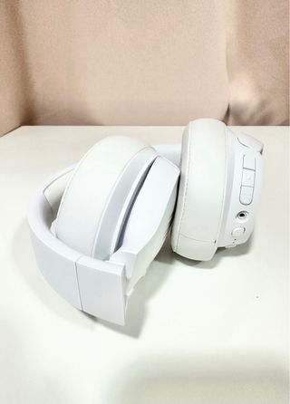 Auriculares JBL TUNE 770NC Blancos Con su cable