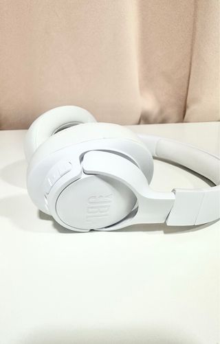 Auriculares JBL TUNE 770NC Blancos Con su cable