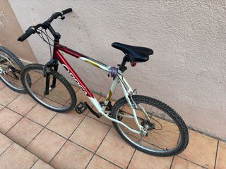 Bicicleta Montaña Orbea Roja y Blanca