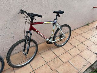 Bicicleta Montaña Orbea Roja y Blanca