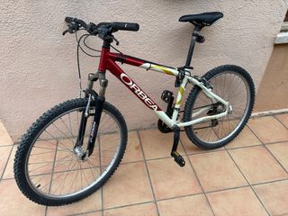 Bicicleta Montaña Orbea Roja y Blanca