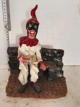 Statuina Pulcinella in terracotta