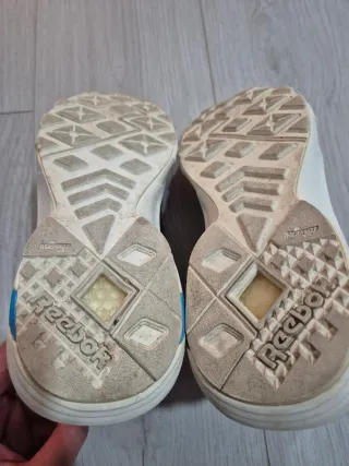 Zapatillas Reebok Negras y Rojas