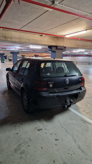Volkswagen Golf 2000