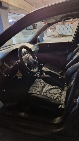 Volkswagen Golf 2000