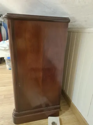 Cómoda de madera con 6 cajones