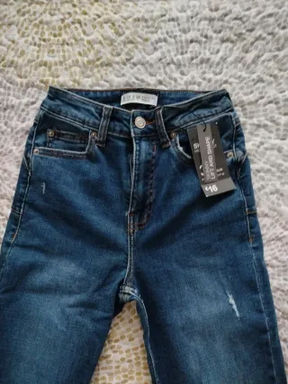 Pantalón vaquero azul talla 34