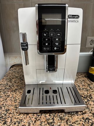 Cafetera DeLonghi Dinamica poco uso