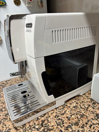Cafetera DeLonghi Dinamica poco uso