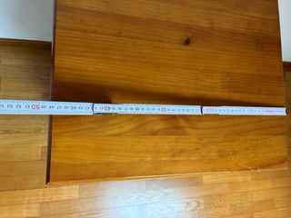 Cómoda pequeña de madera maciza