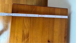 Cómoda pequeña de madera maciza