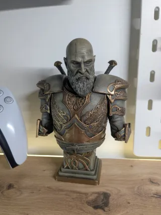 Busto di Kratos God of War dipinto a mano