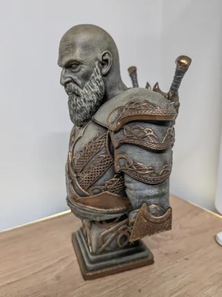 Busto di Kratos God of War dipinto a mano
