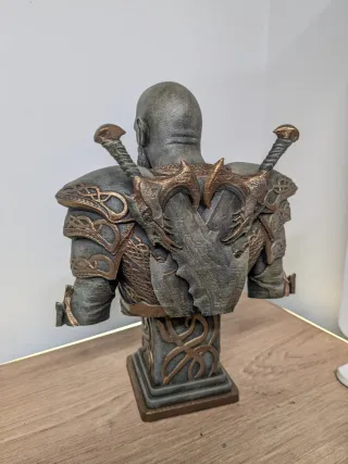 Busto di Kratos God of War dipinto a mano