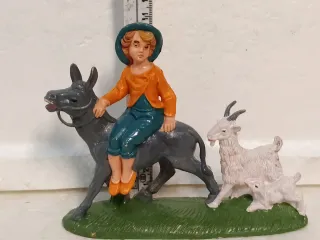 Diorama presepe con bambino e animali